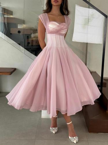 فستان وردي ميدي بتصميم منفوش أنيق للسهرات