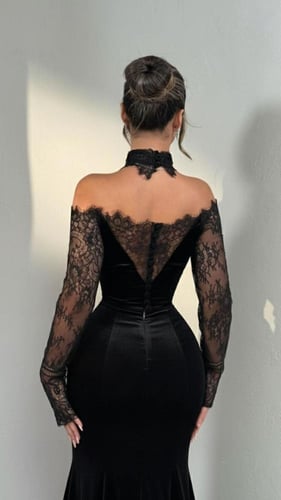 فستان أسود أوف شولدر بأكمام دانتيل