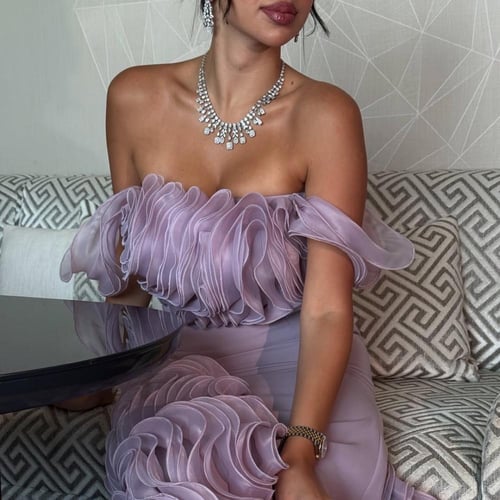 فستان سهرة لافندر أوف شولدر بتصميم ورود بارزة