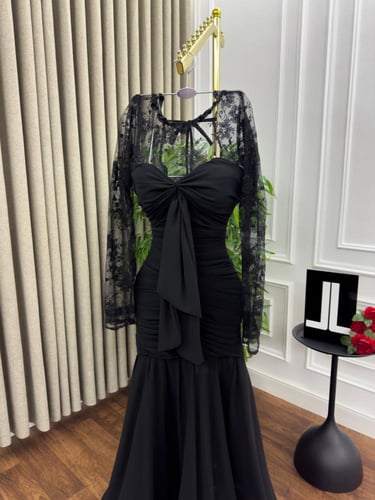 فستان اسود دانتيل بقصة ضيقة وتنورة شيفون | فساتين...