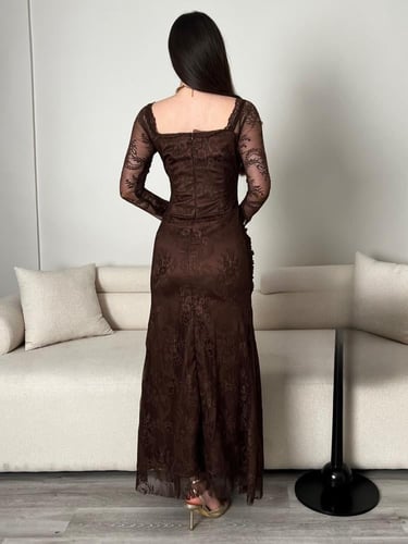 فستان "دارك تشوكليت" كورسيه دانتيل بكسرات