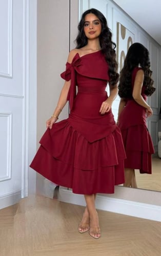 فستان "أريا" ميدي بكتف واحد