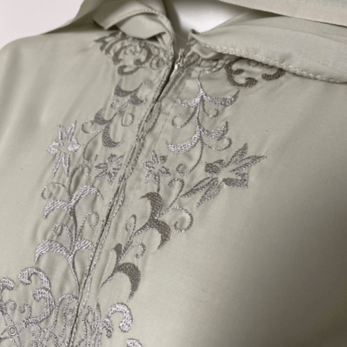 لباس صلاة سحاب بطرحة مطرز لون رصاصي