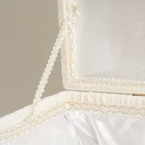 صندوق سجاد صلاة أوف وايت