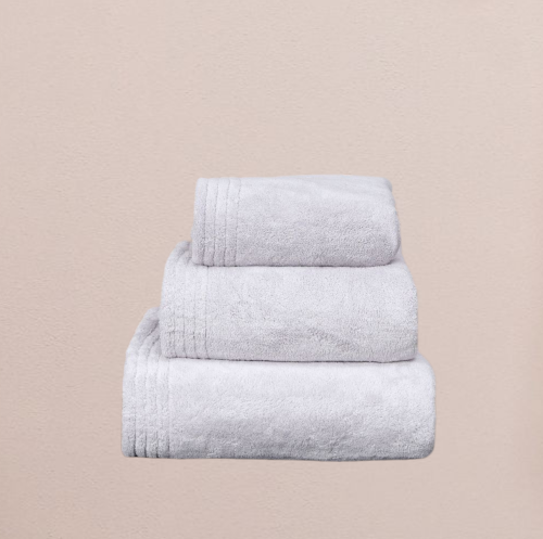 مناشف مايكرو فايبر ناعمة بخفة مثالية