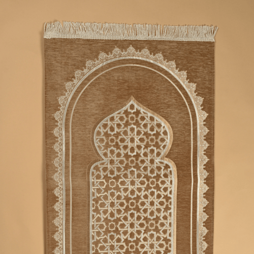 سجادة صلاة شنيل بيج غامق