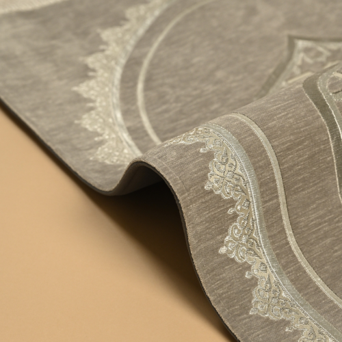 سجادة صلاة شانيل رصاصي