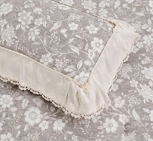 مفرش سرير مشجر بتفاصيل دانتيل