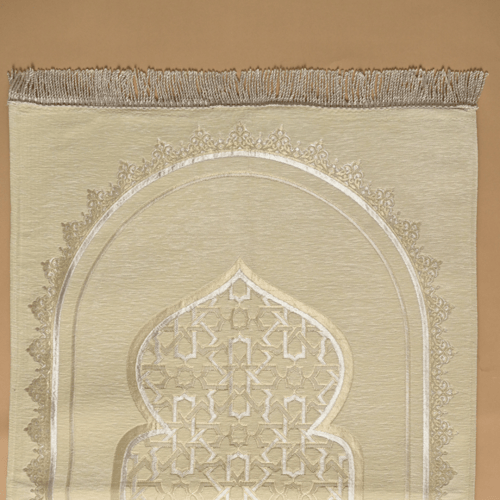 سجادة صلاة شانيل أوف وايت