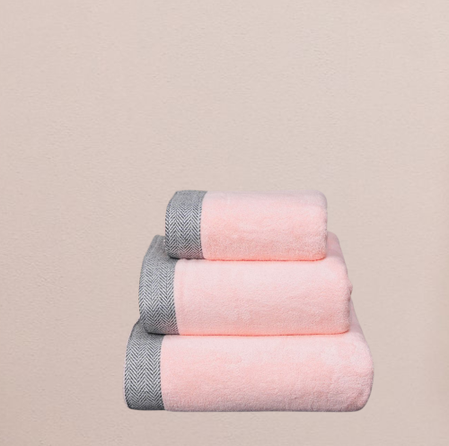 مناشف مايكرو فايبر ناعمة بخفة مثالية