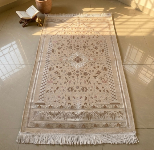 سجادة صلاة شانيل بيج