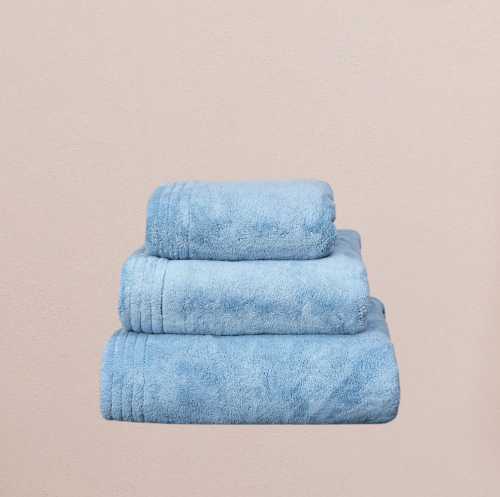 مناشف مايكرو فايبر ناعمة بخفة مثالية