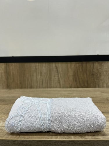 منشفه تركي مطرزة 90×50 سم