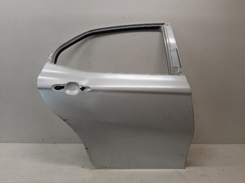 باب كامري 2018/2023 خلفي يمين اصلي 67003-33270