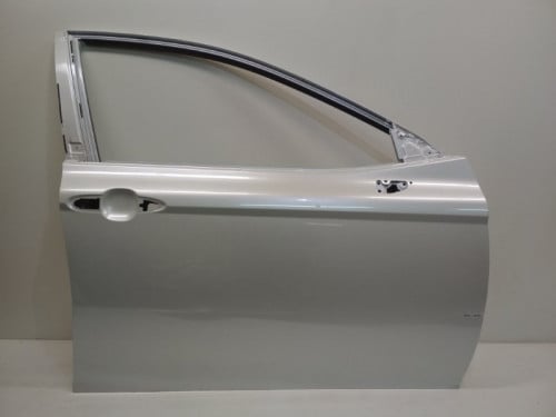 باب كامري 2018/2023 امامي يمين اصلي 67001-33240