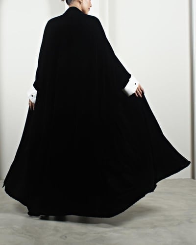 [FMV1] - عباية مخمل أسود