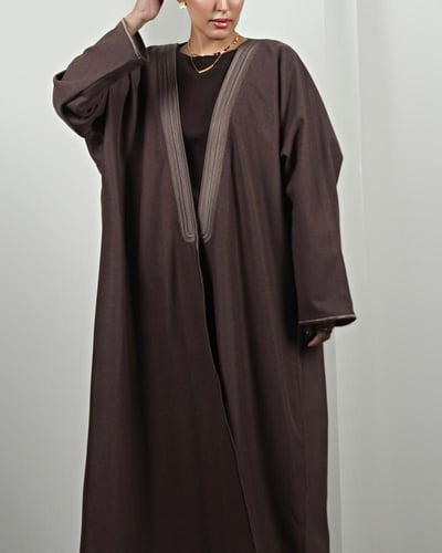 [B01] - عباية صوف بني