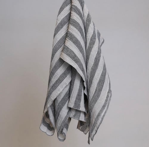 [LN] - طرحه مقلم رمادي/بيج
