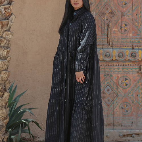 [LYR] - عباية كريب أسود
