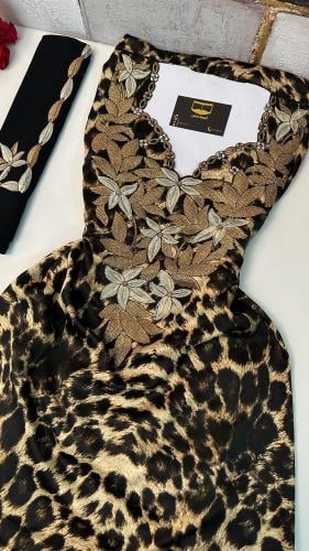 مخور تايقر تطريز ذهبي مع الشيله