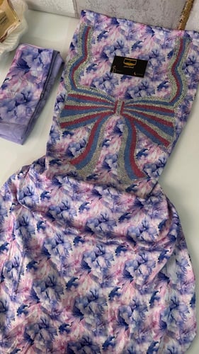 مخور الفيونكة مع الشيله f651