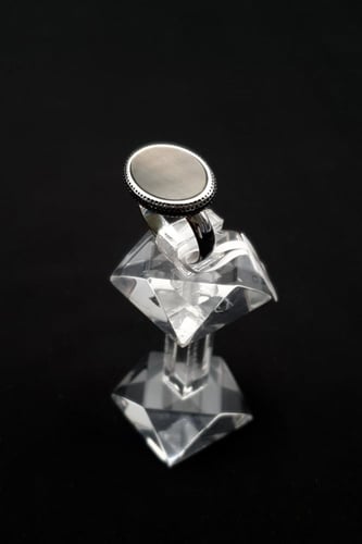 خاتم ملكي فضه مع صدف لماع