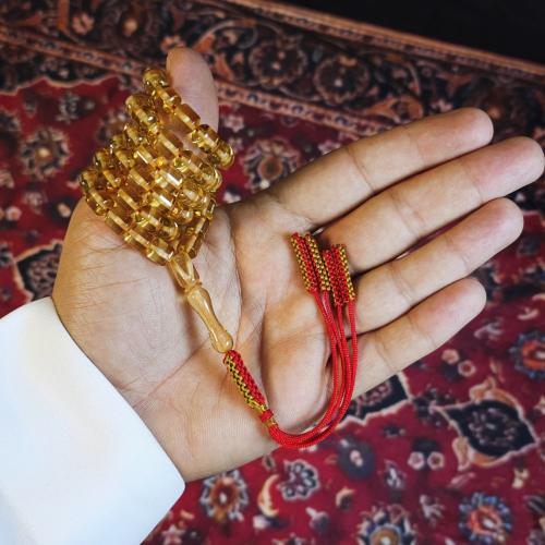 سبحة شبيه الكهرمان مستكه شفاف
