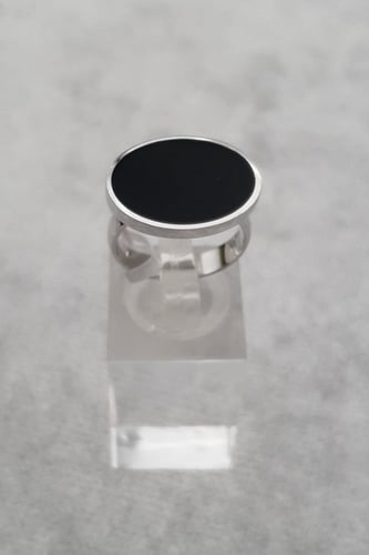 خاتم فضه ملكي بيضاوي اسود