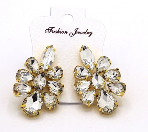 أقراط أذن بتصميم جميل ومبتكر لجميع المناسبات