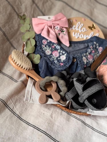 سلة مولودة لطيفة