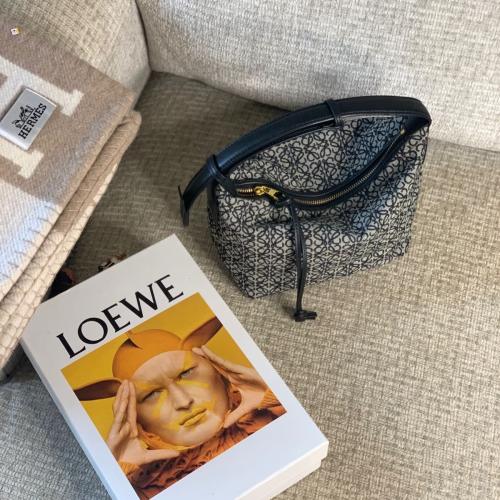 LOEWE لويڤي