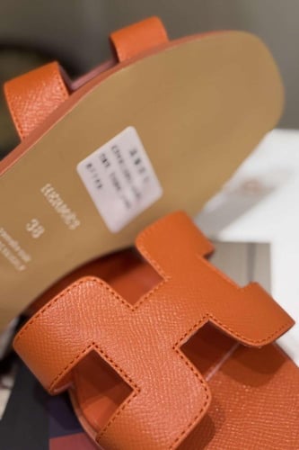 HERMĒS سليبر ايرميز