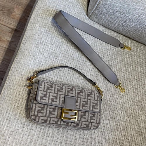 FENDI حقيبة فيندي