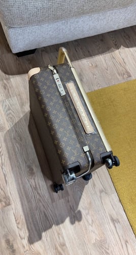 LOUIS VUITTON حقيبة سفر