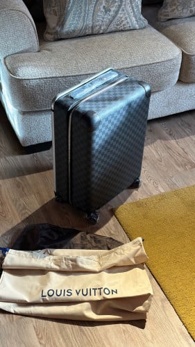 LOUIS VUITTON حقيبة سفر