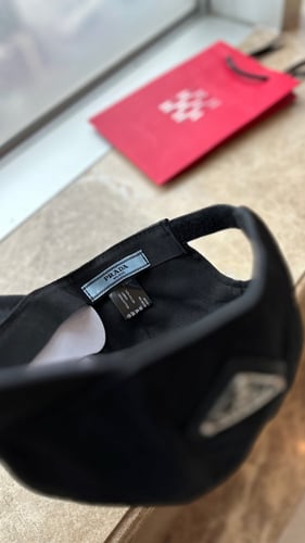 CAP PRADA