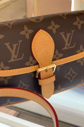 LOUIS VUITTON