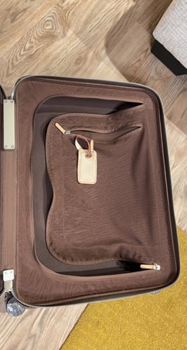 LOUIS VUITTON حقيبة سفر