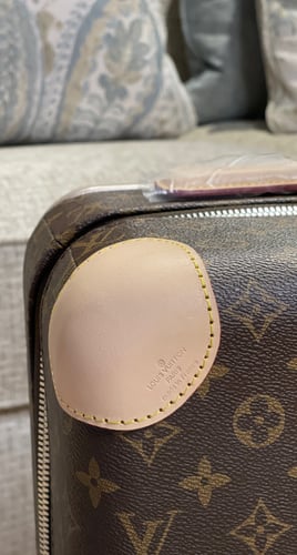 LOUIS VUITTON حقيبة سفر