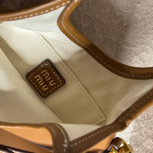 MIU MIU ميو ميو