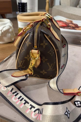 LOUIS VUITTON حقيبة لويس فيتون