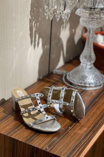 VALENTINO ڤالنتينو