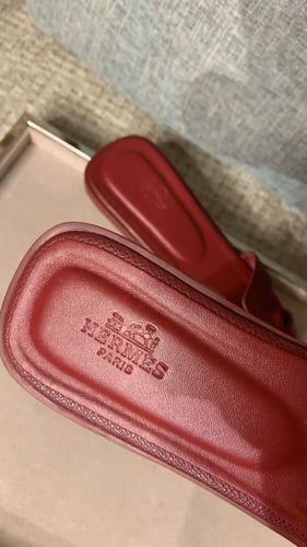 HERMĒS سليبر ايرميز