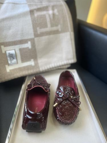 LOUIS VUITTON فلات لويس فيتون