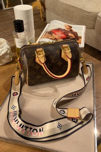 LOUIS VUITTON حقيبة لويس فيتون