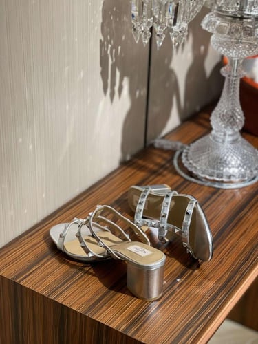 VALENTINO ڤالنتينو