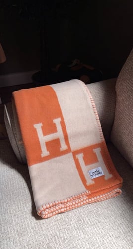 HERMĒS بطانية