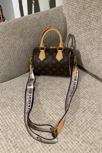 LOUIS VUITTON حقيبة لويس فيتون