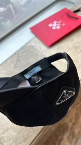 CAP PRADA
