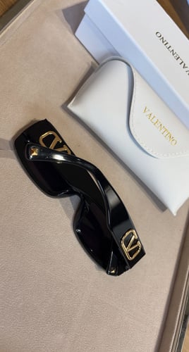 Valentino ڤالنتينو نظارة شمسية